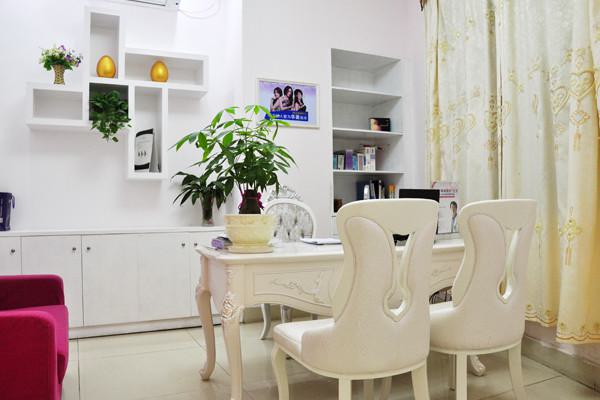 湛江华美医疗美容医院隆胸多少钱？医生技术