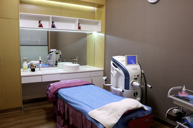 成都铜雀台与忠爱美成哪家强？热门项目、特色脂肪填充技术解析！